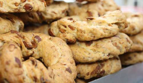 taralli napoletani nzogna e pepe sugna e pepe