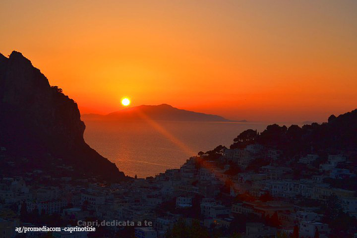 foto Tramonto nel Mare foto Tramonto nel Mare