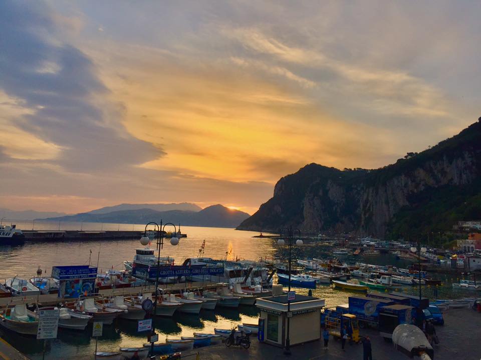 foto alba Marina Grande capri