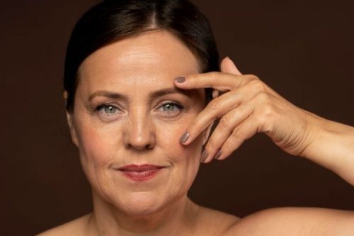 Crema Anti-Age Avanzata Rinnova la Tua Pelle con Acido Ialuronico