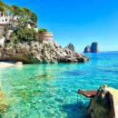 Traghetti e aliscafi in arrivo al porto di Marina Grande a Capri